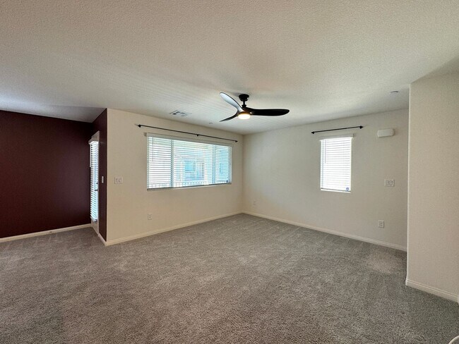 Building Photo - 2662 Champagne Gold Ave