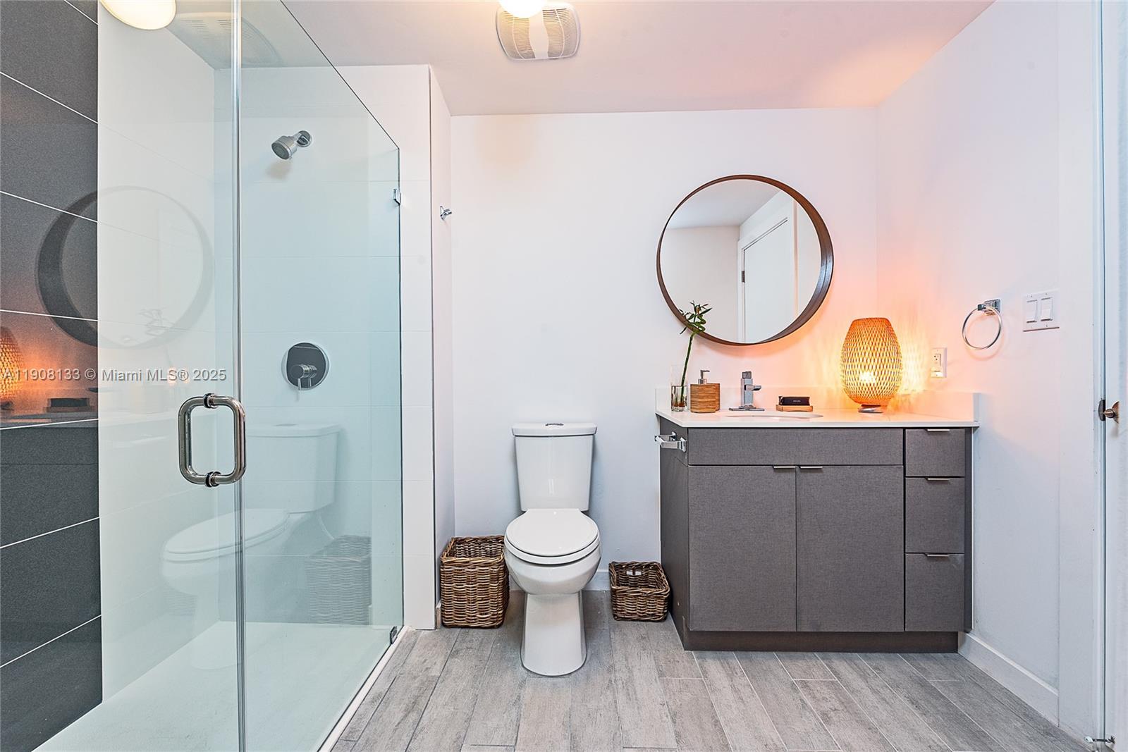 Building Photo - 321 NE 26th St