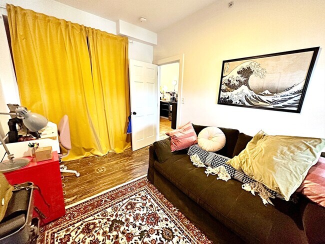 Building Photo - 264 Sumner St