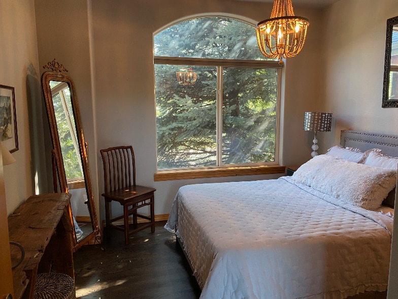 Building Photo - 710 Birch Point Dr