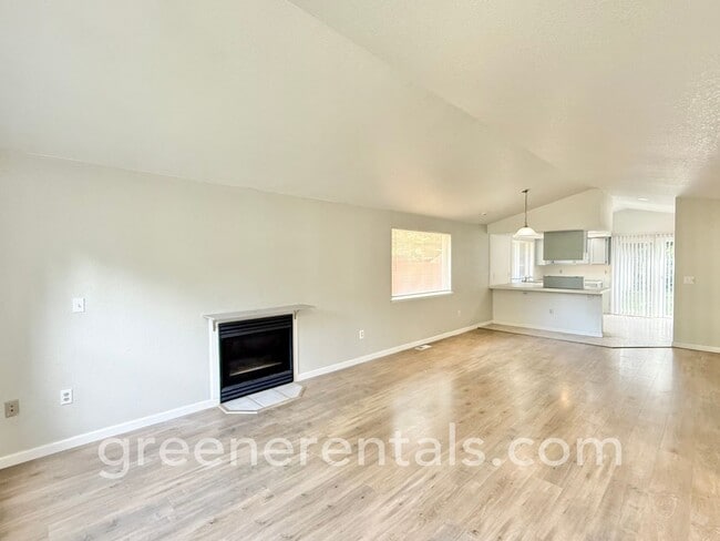 Building Photo - 3BR/2BA Rambler in Nisqually Pines with Co...
