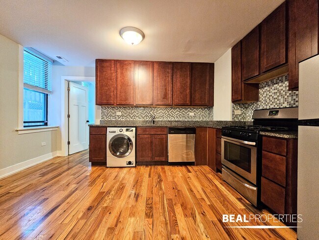 Building Photo - 550 W Arlington Pl
