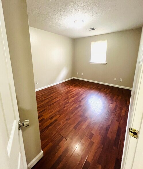 2nd Bedroom - 2624 Huntsville St