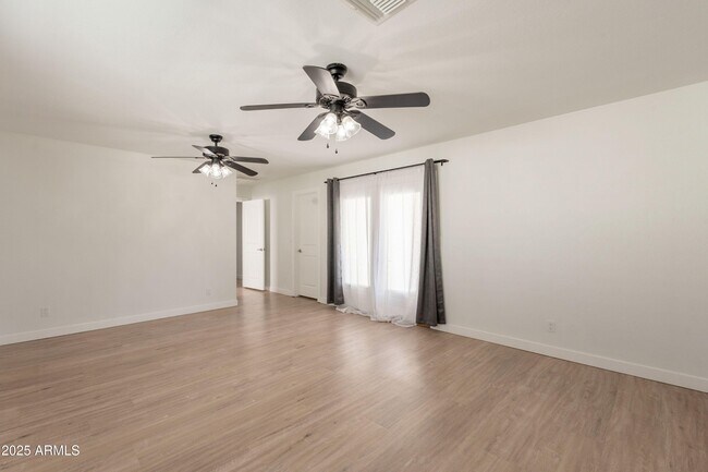 Building Photo - 6808 E Loma Land Dr
