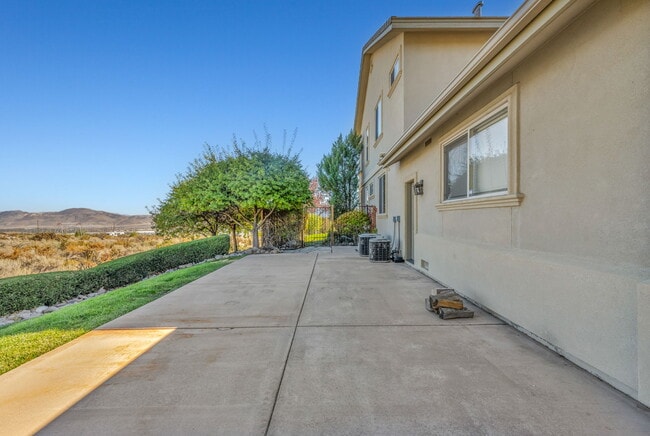 Building Photo - 1520 Taos Ln