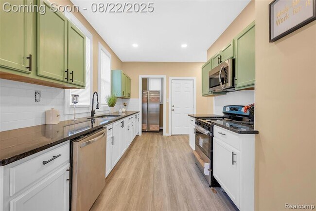 Building Photo - 8857 Charlevoix St