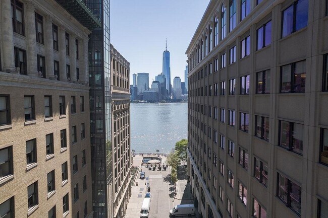 Building Photo - 99 Hudson St