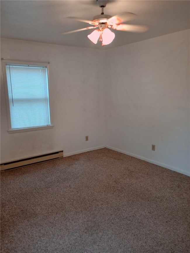 Building Photo - 218 Main St