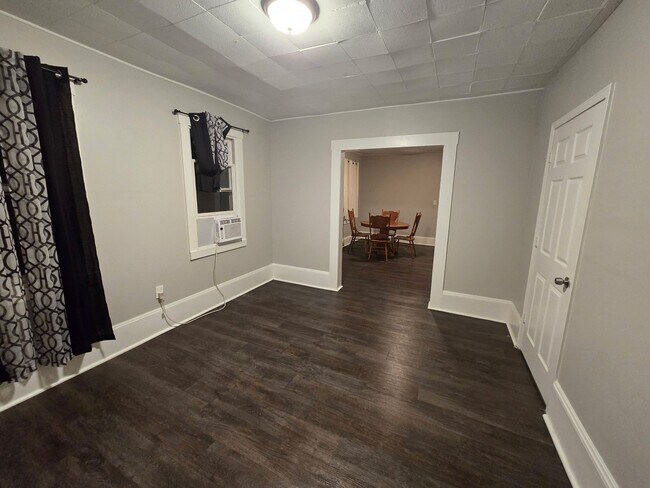 Building Photo - 3150 W 40th St