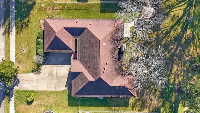 Building Photo - 1006 Bolton Dr