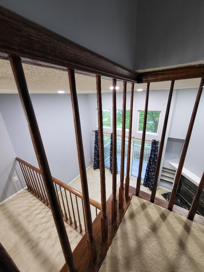 Building Photo - 6 Halstead Pl