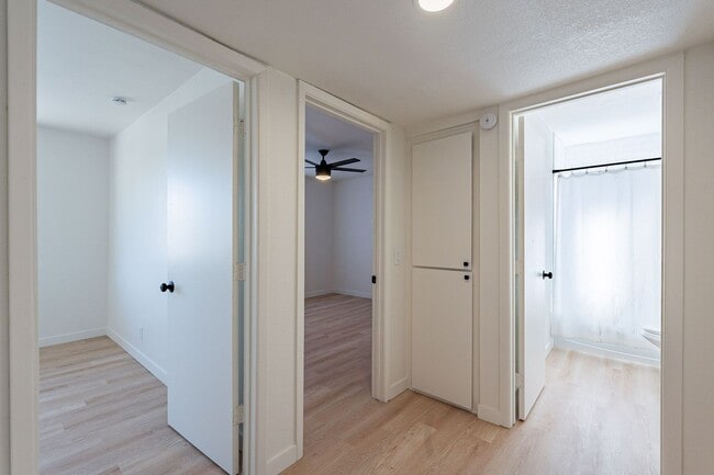 Building Photo - 2nd floor unit with all the upgrades!