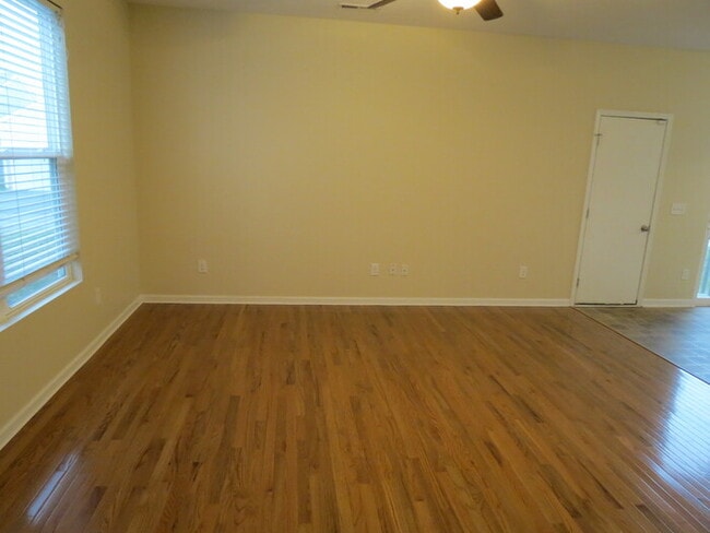 Building Photo - 5682 Alliance Way