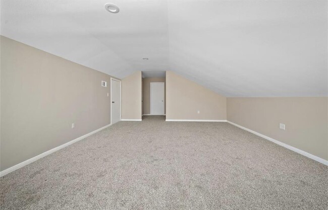 Building Photo - 16938 Glenheath St