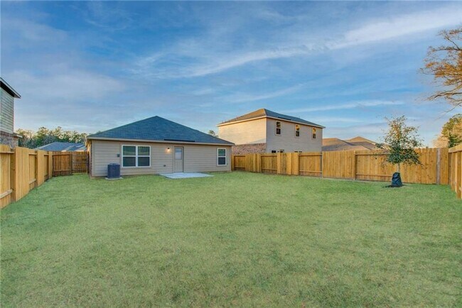 Building Photo - Charming 3BR House in Cleveland