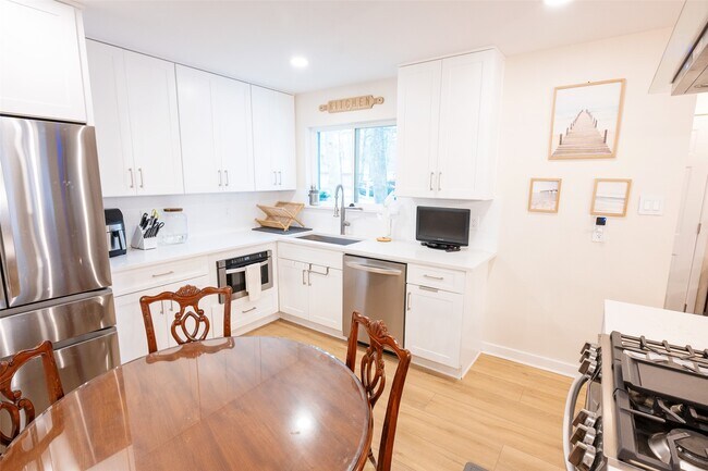 Building Photo - 42 S Waxberry Rd