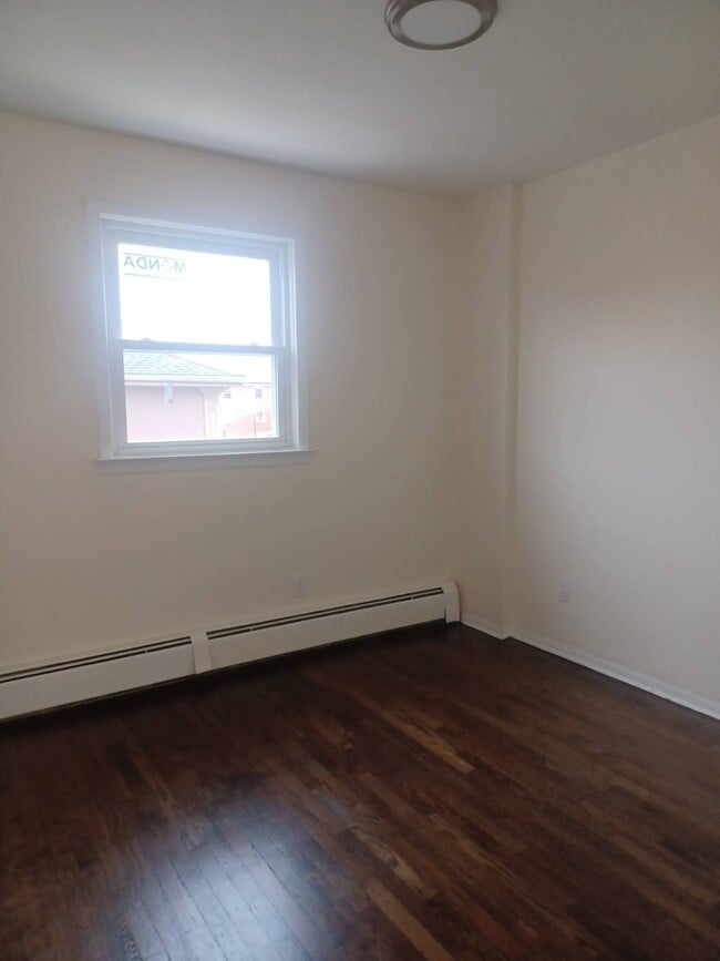 Building Photo - 103-0-103102 102nd St