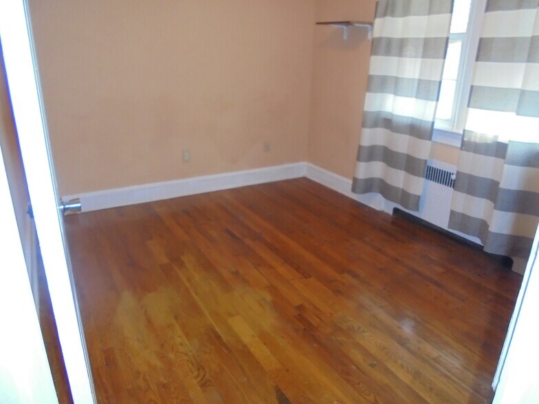 Bedroom - 1610 Homestead st