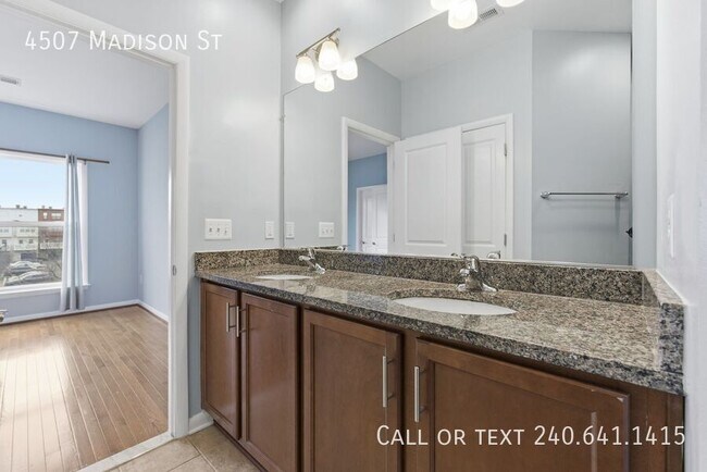 Building Photo - 4507 Madison St