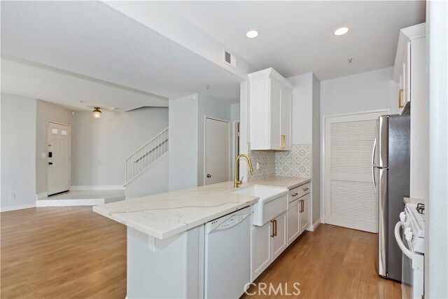 Building Photo - 13133 Le Parc Blvd