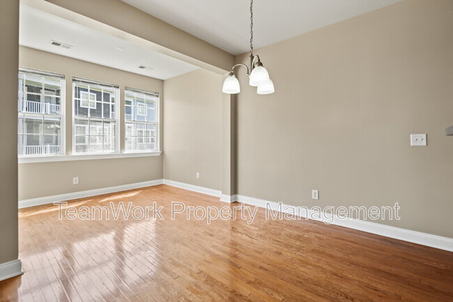 Building Photo - 9034 Parlor Dr