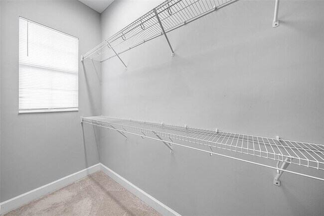 Building Photo - 15406 Goldfinch Cir