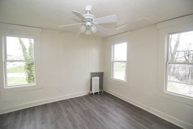 Building Photo - Nice EOG Coldstream Homestead Montebello 3bd/1ba w/ W/D! Available 6/15