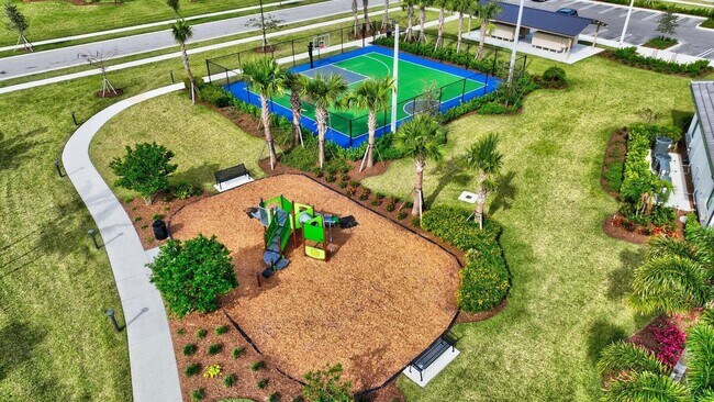 Building Photo - 8632 Escue St