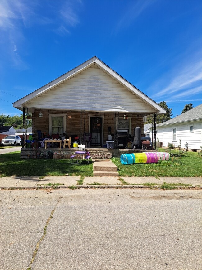 Building Photo - 913 N Morrison St