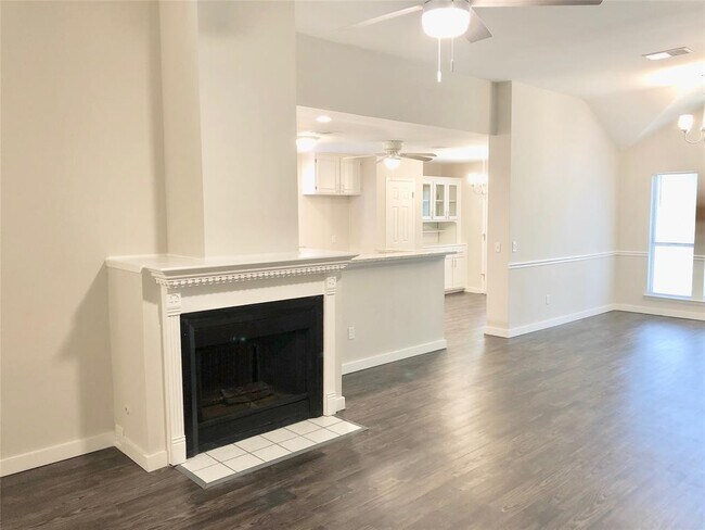 Building Photo - 8008 Nairn Dr