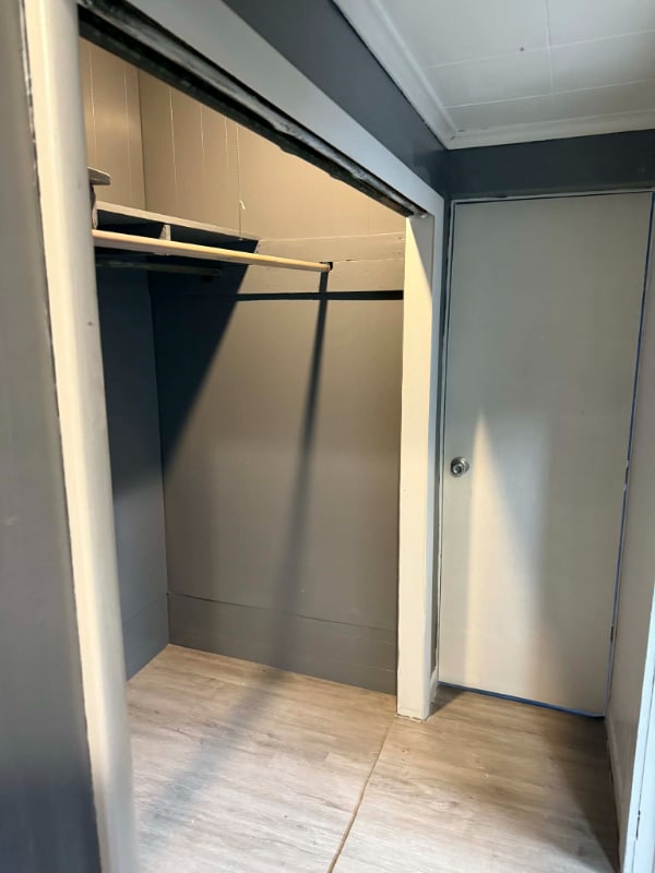 Building Photo - 313 E 4th St