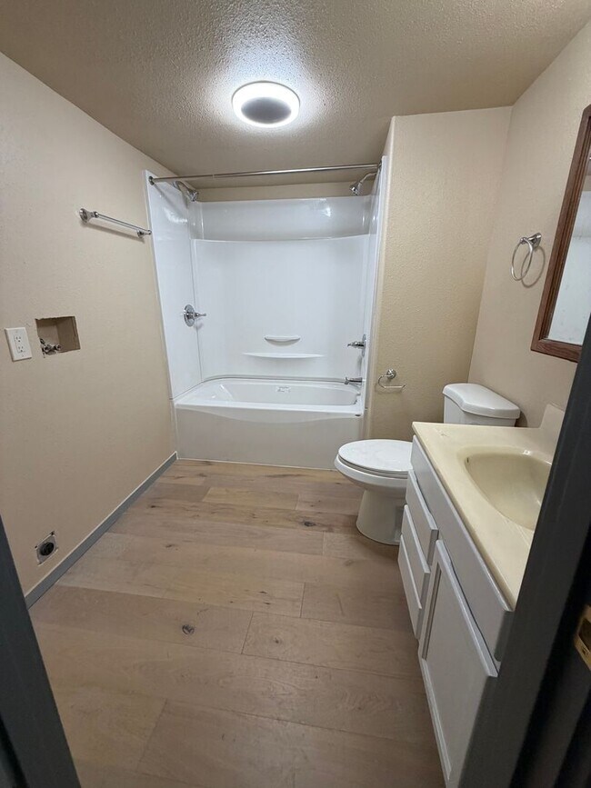 Building Photo - Newly Remodeled Manufactured Home