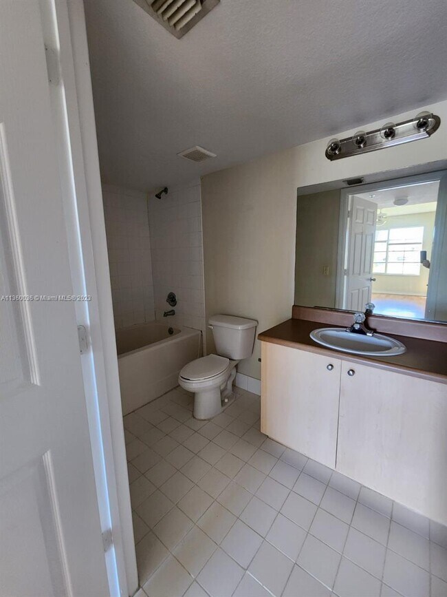 Building Photo - 4180 San Marino Blvd