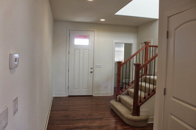 Building Photo - 10334 Kenneth Dr