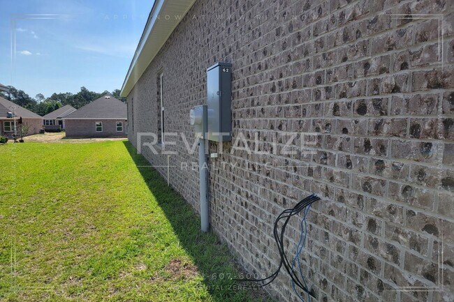 Building Photo - Modern 4BR/3BA Home Near Gulf Shores