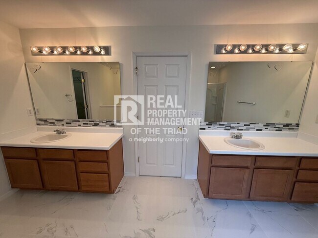 Building Photo - 4547 Brimmer Pl Dr