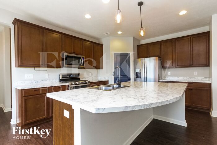 Building Photo - 15445 Eastpark Cir W