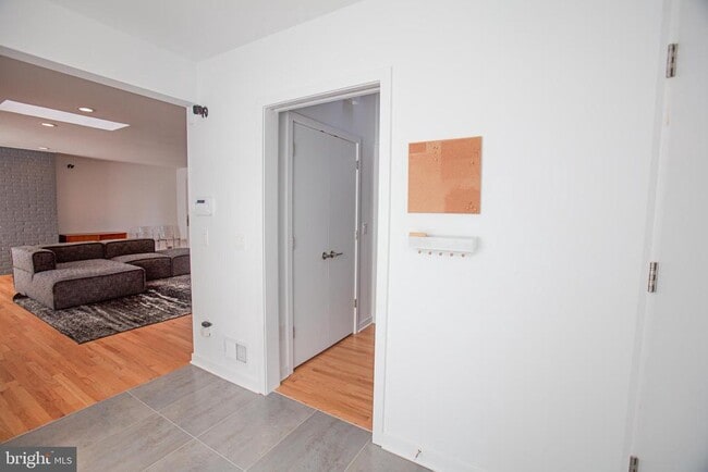 Building Photo - 92 Overbrook Dr