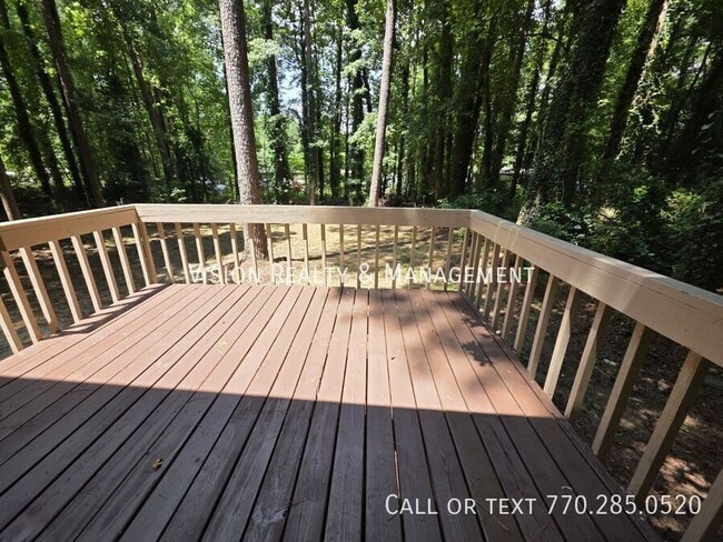 Building Photo - 155 Pine Hill Dr