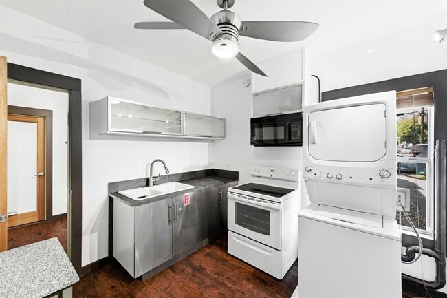 Building Photo - 1301 S 1st St