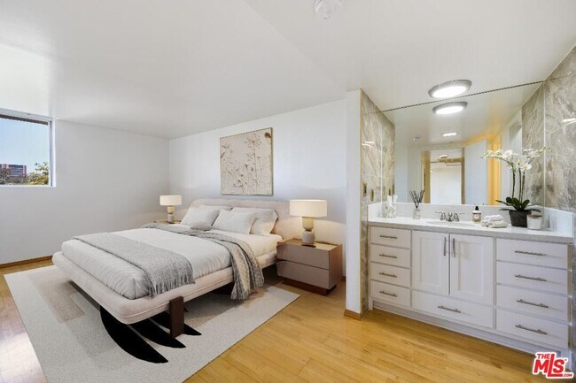 Building Photo - 10535 Wilshire Blvd