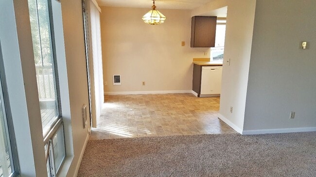 Building Photo - 6991 Chico Way NW