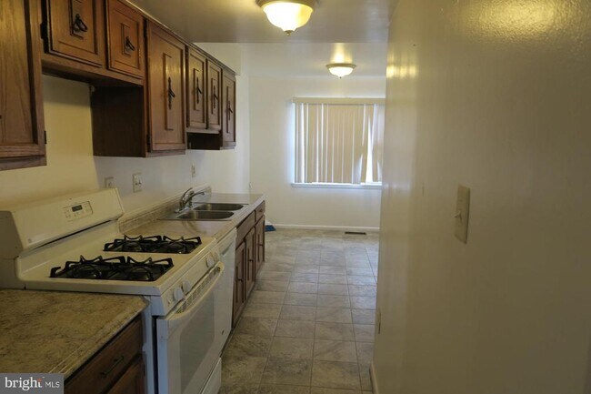 Building Photo - 3514 Cranmer Mews