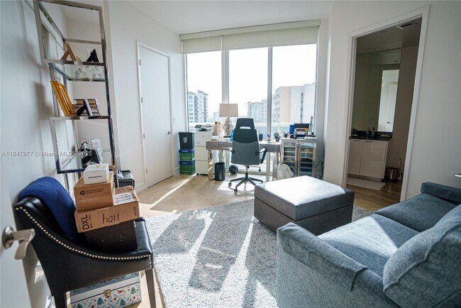Building Photo - 15901 Collins Ave