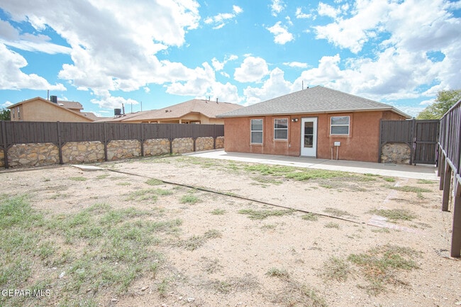 Building Photo - 4020 Tierra Inez Pl