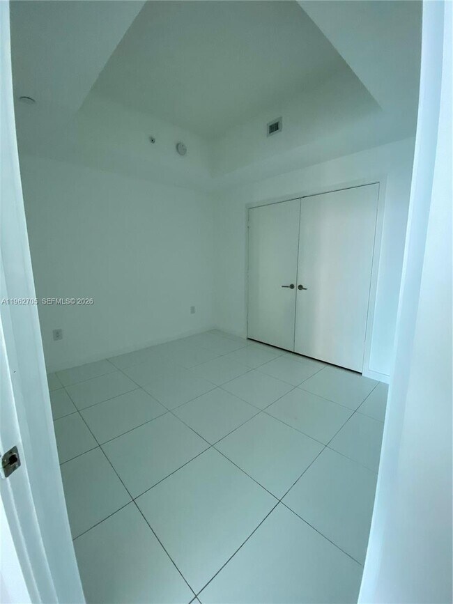 Building Photo - 851 NE 1st Ave