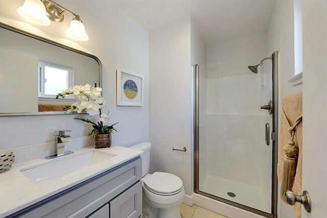 Building Photo - Cute Home in Blossom Hill with A/C, W/D, F...
