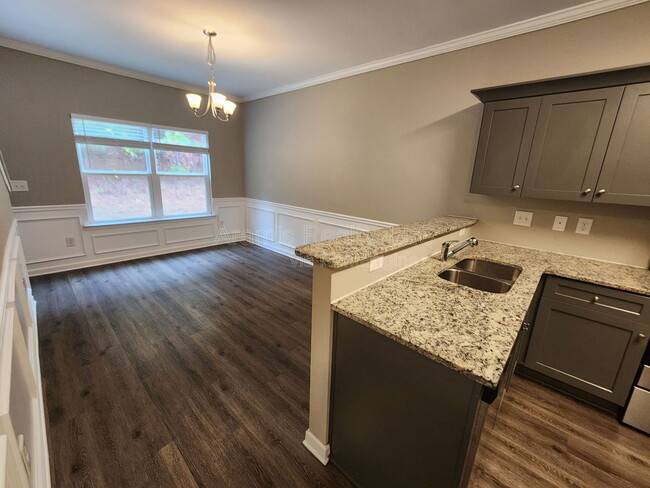 Building Photo - 255 Fieldcrest Dr