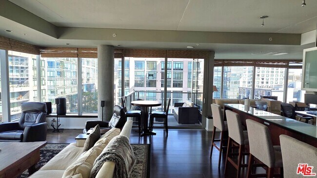 Building Photo - 1155 S Grand Ave