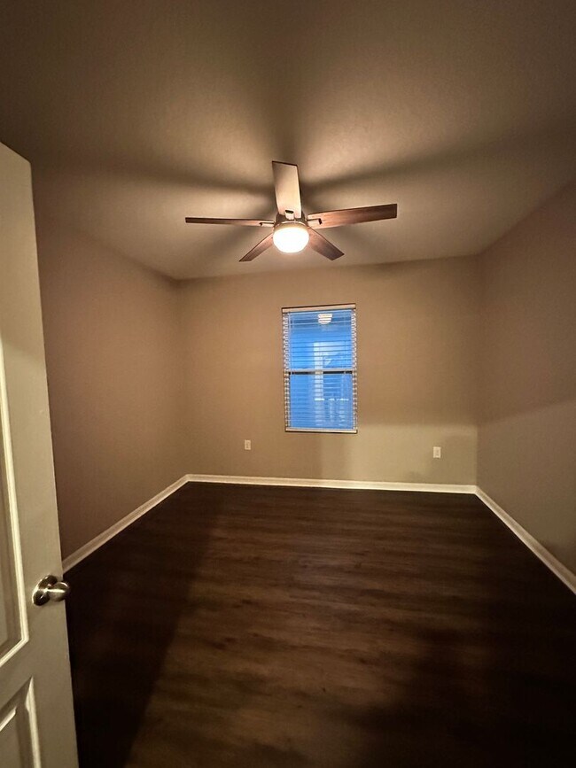 Building Photo - 4/2 Energy Efficient Home in St. Cloud w/ Fenced Back Yard